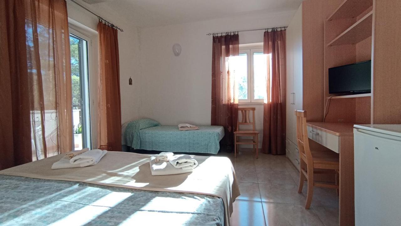 B&B Villa Maria Ester Vieste Bagian luar foto